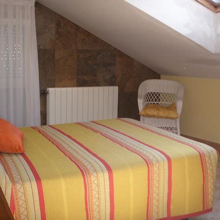 Hostal Pineda Cervera De Pisuerga Rum bild